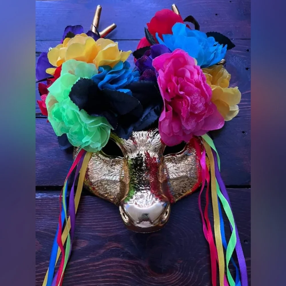 Mask - Picture 1 of 2
